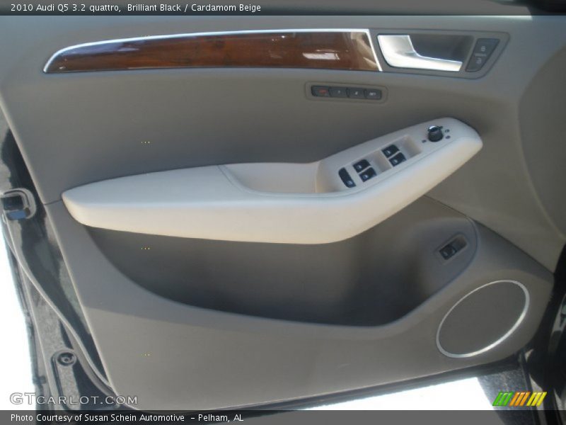 Brilliant Black / Cardamom Beige 2010 Audi Q5 3.2 quattro