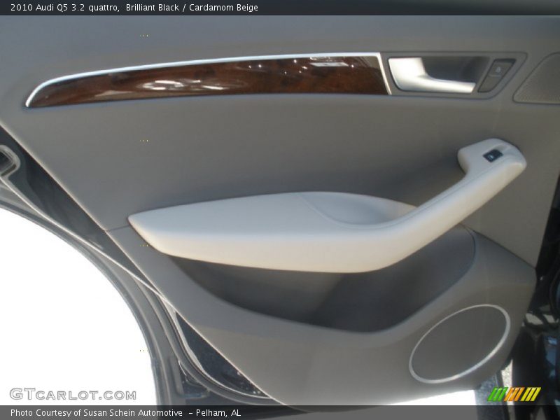 Brilliant Black / Cardamom Beige 2010 Audi Q5 3.2 quattro