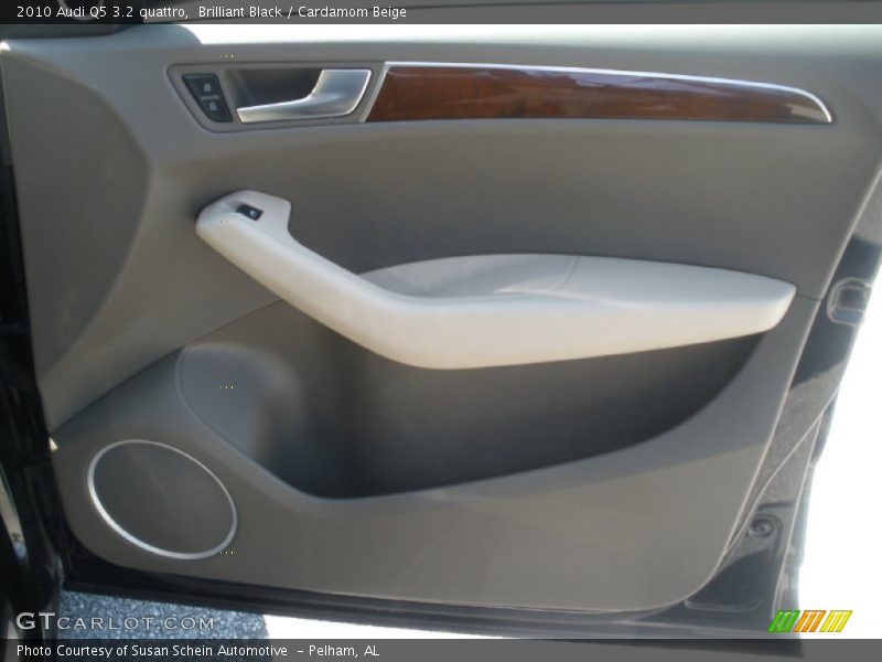 Brilliant Black / Cardamom Beige 2010 Audi Q5 3.2 quattro