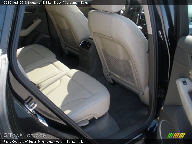 Brilliant Black / Cardamom Beige 2010 Audi Q5 3.2 quattro