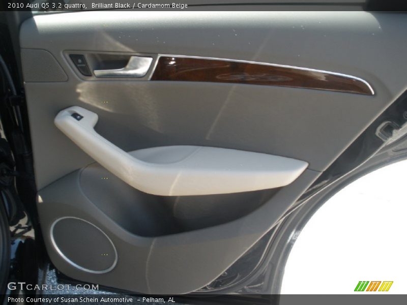 Brilliant Black / Cardamom Beige 2010 Audi Q5 3.2 quattro