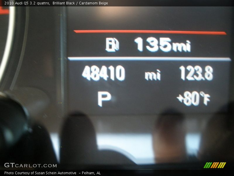 Brilliant Black / Cardamom Beige 2010 Audi Q5 3.2 quattro