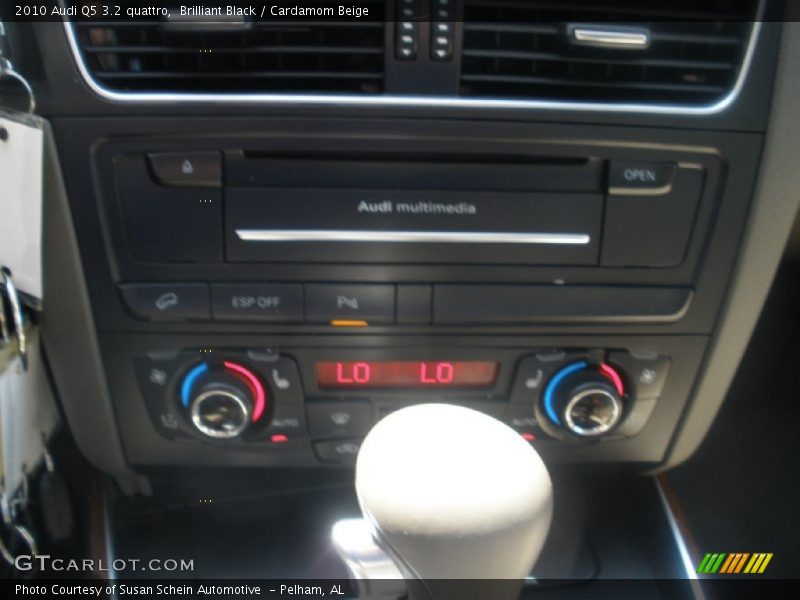 Brilliant Black / Cardamom Beige 2010 Audi Q5 3.2 quattro
