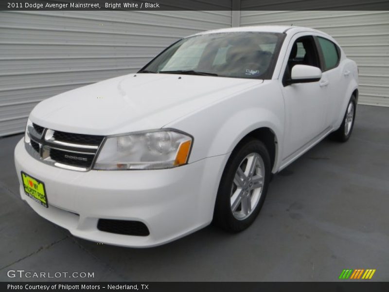 Bright White / Black 2011 Dodge Avenger Mainstreet