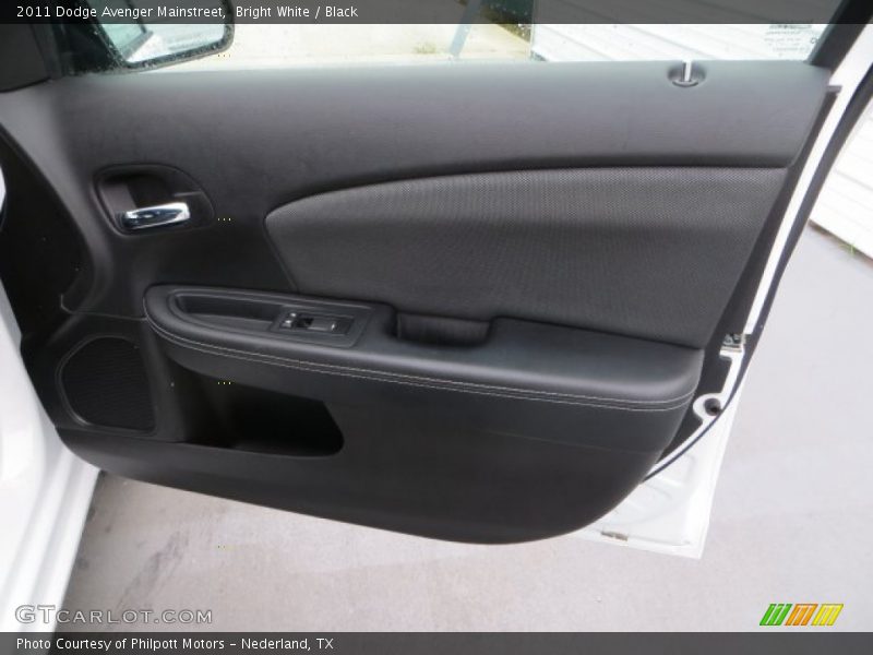 Bright White / Black 2011 Dodge Avenger Mainstreet
