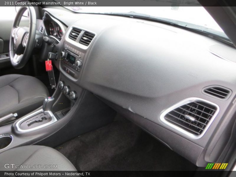 Bright White / Black 2011 Dodge Avenger Mainstreet