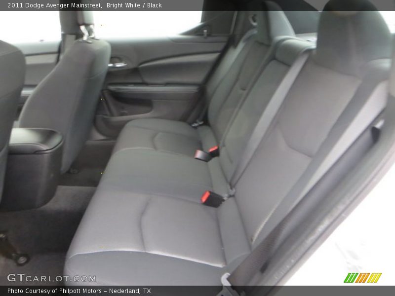 Bright White / Black 2011 Dodge Avenger Mainstreet