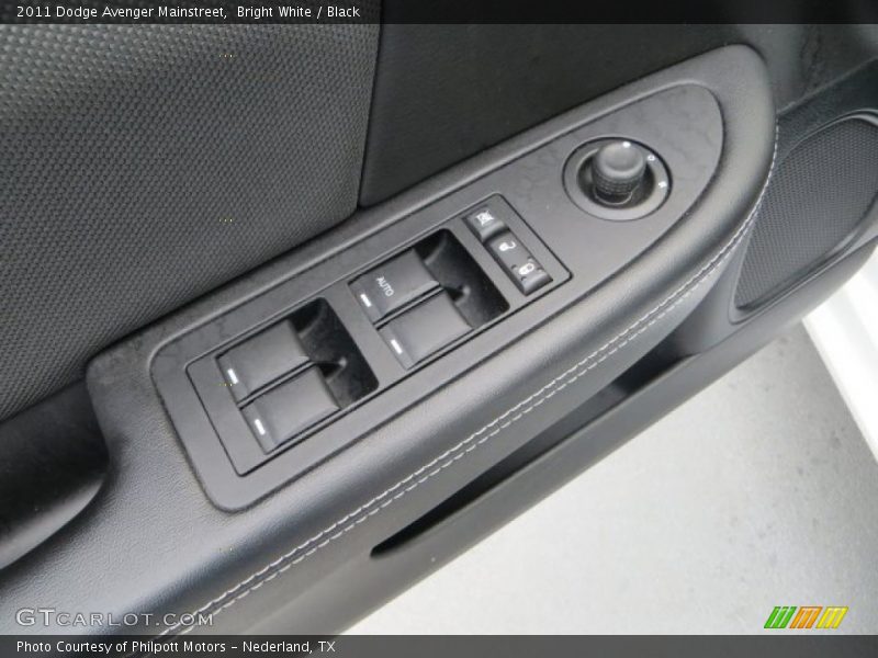 Bright White / Black 2011 Dodge Avenger Mainstreet
