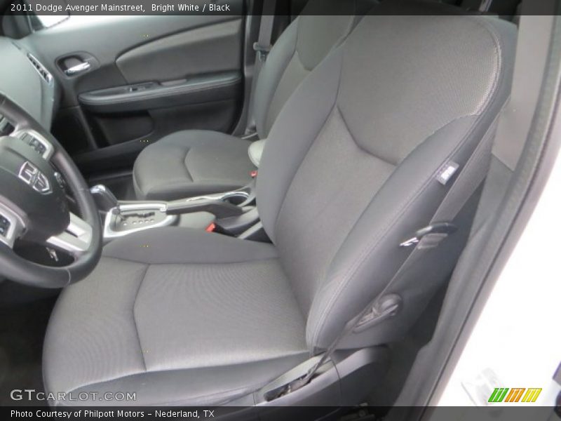 Bright White / Black 2011 Dodge Avenger Mainstreet