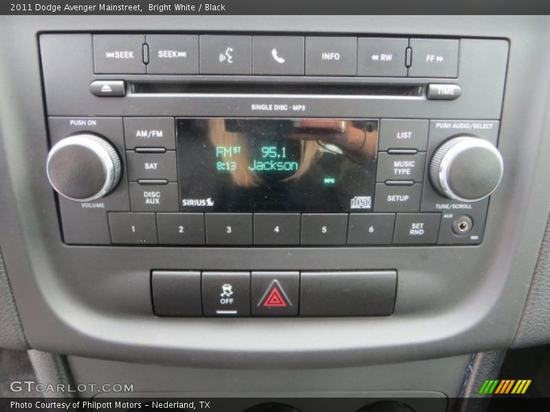 Bright White / Black 2011 Dodge Avenger Mainstreet