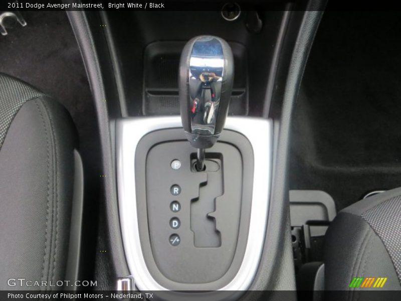 Bright White / Black 2011 Dodge Avenger Mainstreet