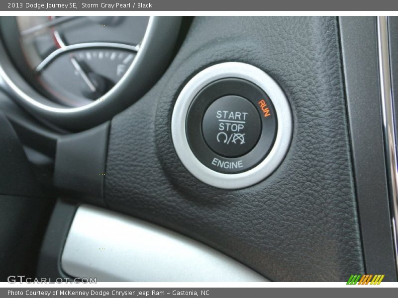 Storm Gray Pearl / Black 2013 Dodge Journey SE