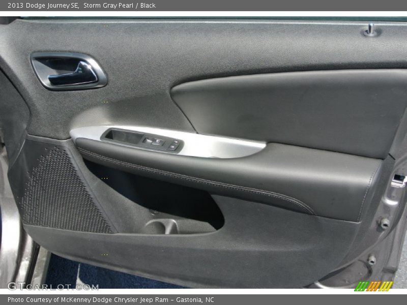 Storm Gray Pearl / Black 2013 Dodge Journey SE