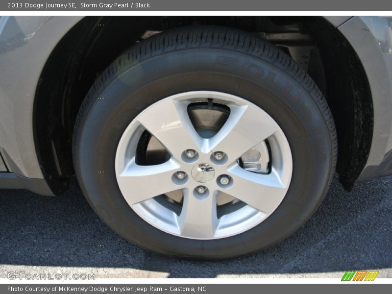 Storm Gray Pearl / Black 2013 Dodge Journey SE