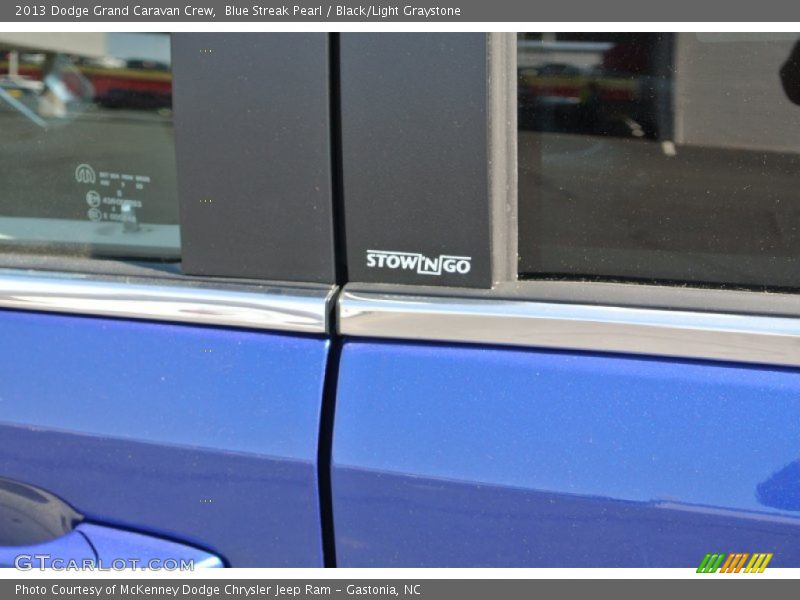 Blue Streak Pearl / Black/Light Graystone 2013 Dodge Grand Caravan Crew