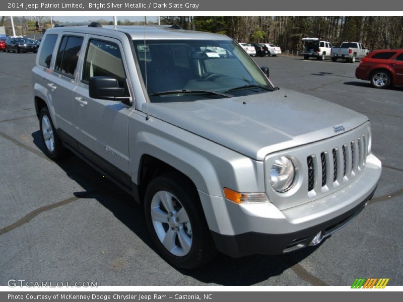 Front 3/4 View of 2014 Patriot Limited