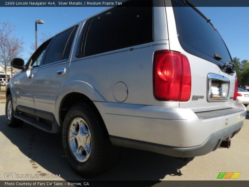 Silver Metallic / Medium Prairie Tan 1999 Lincoln Navigator 4x4