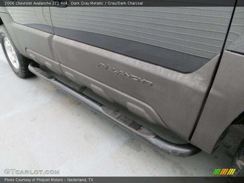 Dark Gray Metallic / Gray/Dark Charcoal 2006 Chevrolet Avalanche Z71 4x4