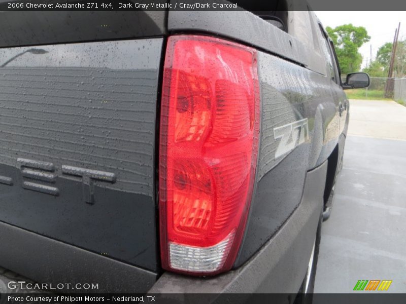 Dark Gray Metallic / Gray/Dark Charcoal 2006 Chevrolet Avalanche Z71 4x4