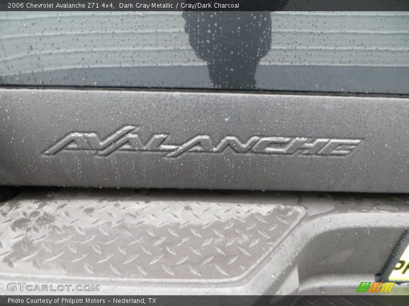 Dark Gray Metallic / Gray/Dark Charcoal 2006 Chevrolet Avalanche Z71 4x4