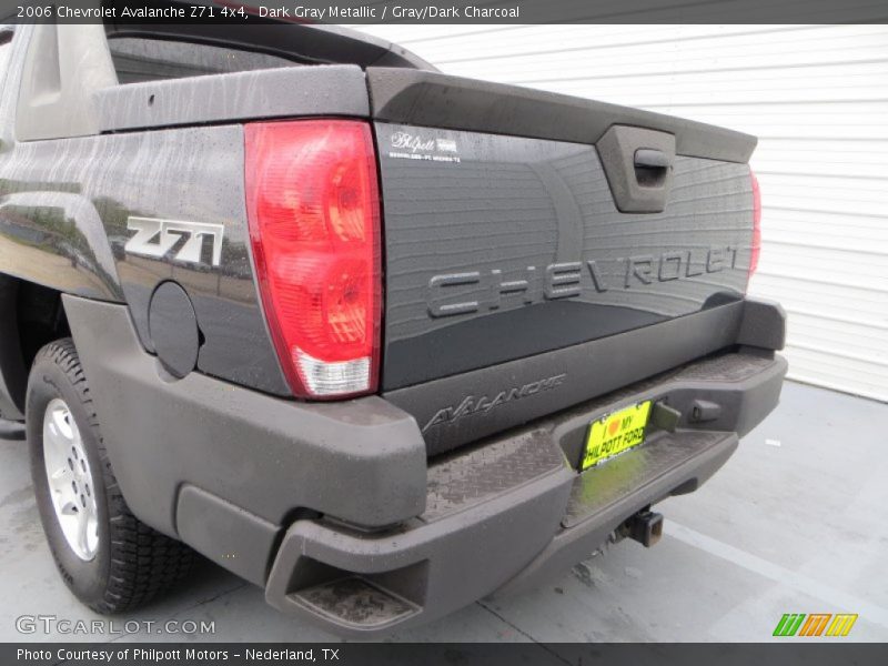 Dark Gray Metallic / Gray/Dark Charcoal 2006 Chevrolet Avalanche Z71 4x4