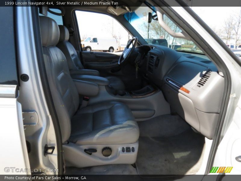 Silver Metallic / Medium Prairie Tan 1999 Lincoln Navigator 4x4