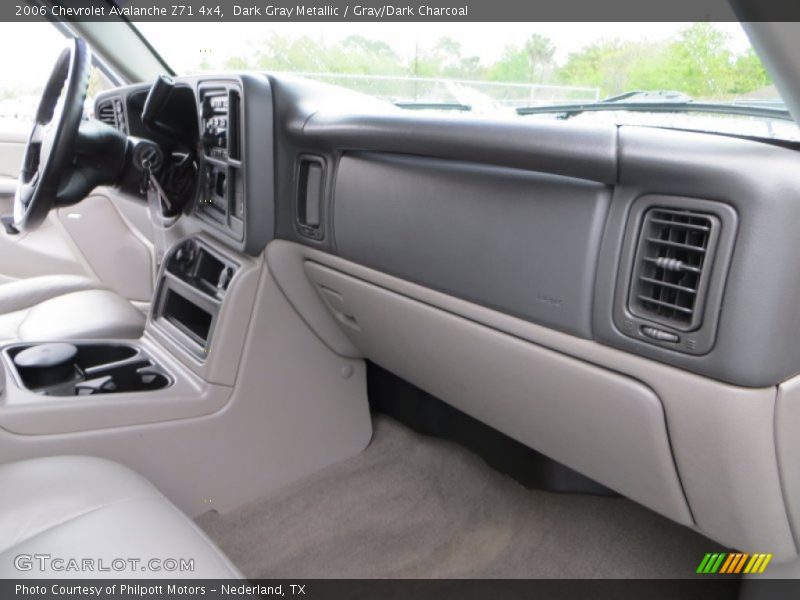 Dark Gray Metallic / Gray/Dark Charcoal 2006 Chevrolet Avalanche Z71 4x4