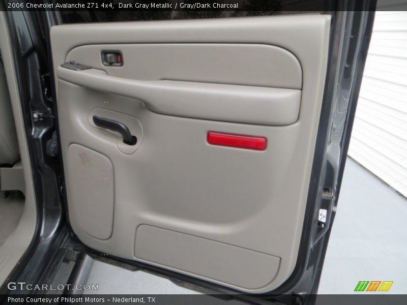 Dark Gray Metallic / Gray/Dark Charcoal 2006 Chevrolet Avalanche Z71 4x4