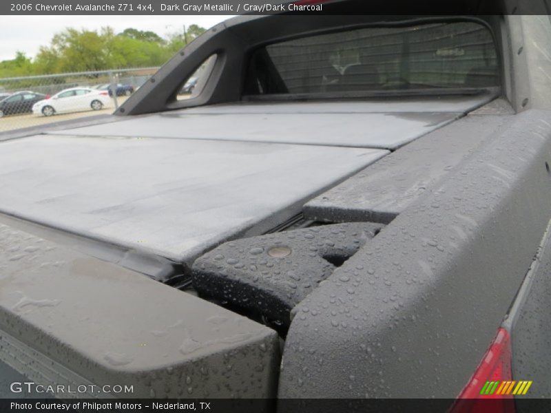 Dark Gray Metallic / Gray/Dark Charcoal 2006 Chevrolet Avalanche Z71 4x4