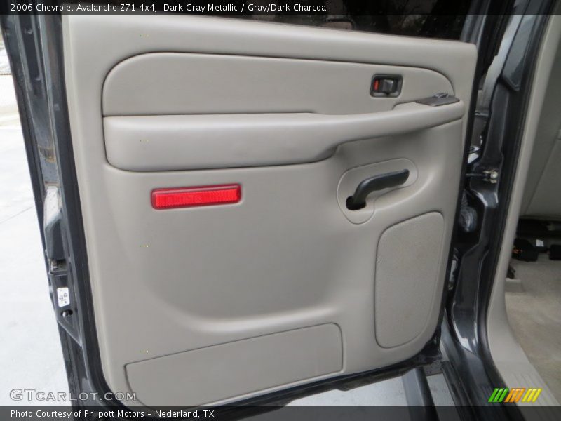 Dark Gray Metallic / Gray/Dark Charcoal 2006 Chevrolet Avalanche Z71 4x4