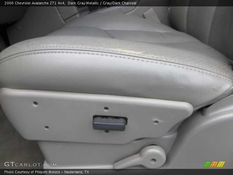 Dark Gray Metallic / Gray/Dark Charcoal 2006 Chevrolet Avalanche Z71 4x4