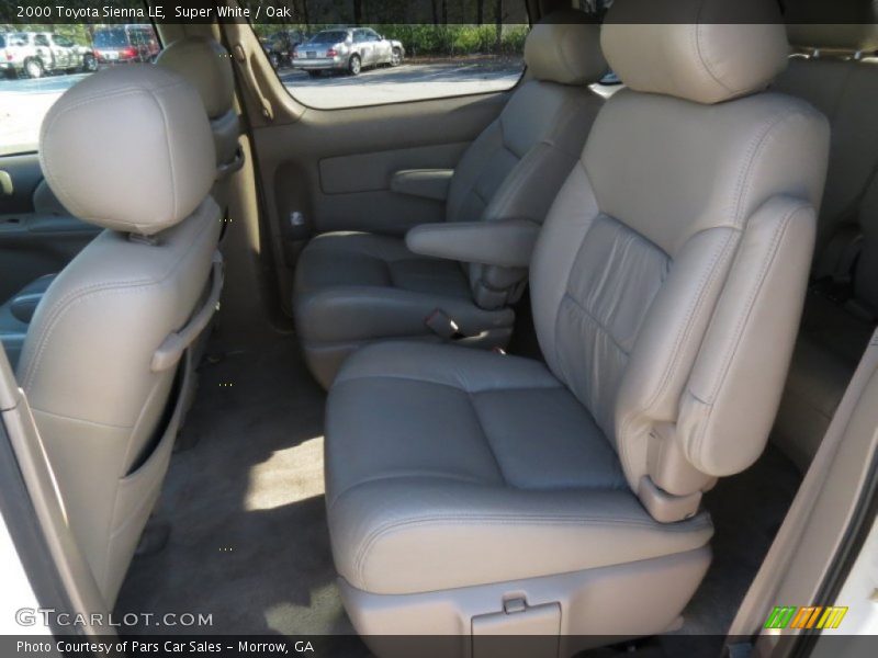 Super White / Oak 2000 Toyota Sienna LE