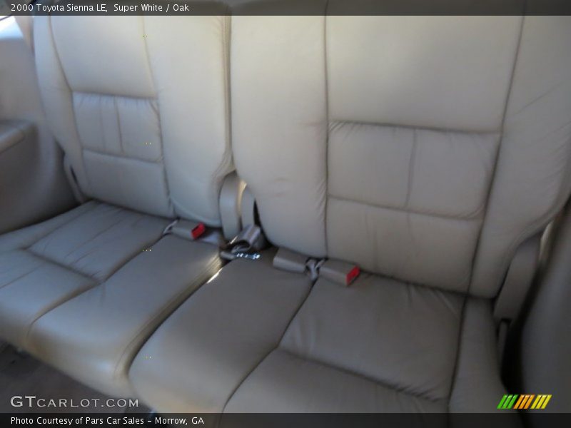 Super White / Oak 2000 Toyota Sienna LE