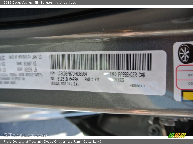 Tungsten Metallic / Black 2013 Dodge Avenger SE