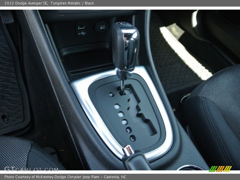 Tungsten Metallic / Black 2013 Dodge Avenger SE
