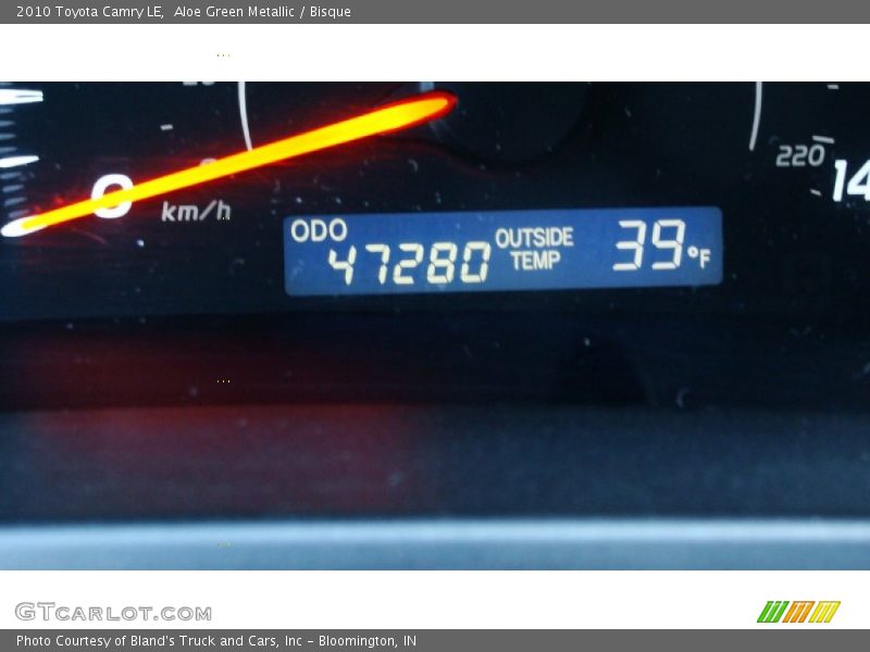 Aloe Green Metallic / Bisque 2010 Toyota Camry LE