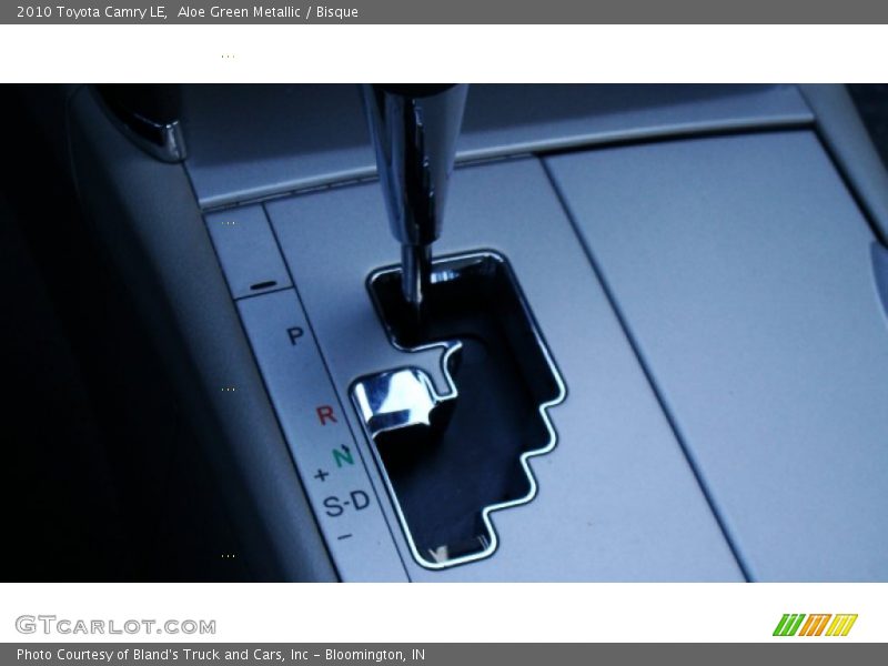 Aloe Green Metallic / Bisque 2010 Toyota Camry LE