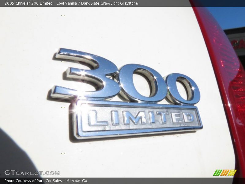 Cool Vanilla / Dark Slate Gray/Light Graystone 2005 Chrysler 300 Limited