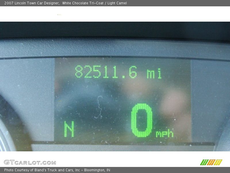 White Chocolate Tri-Coat / Light Camel 2007 Lincoln Town Car Designer