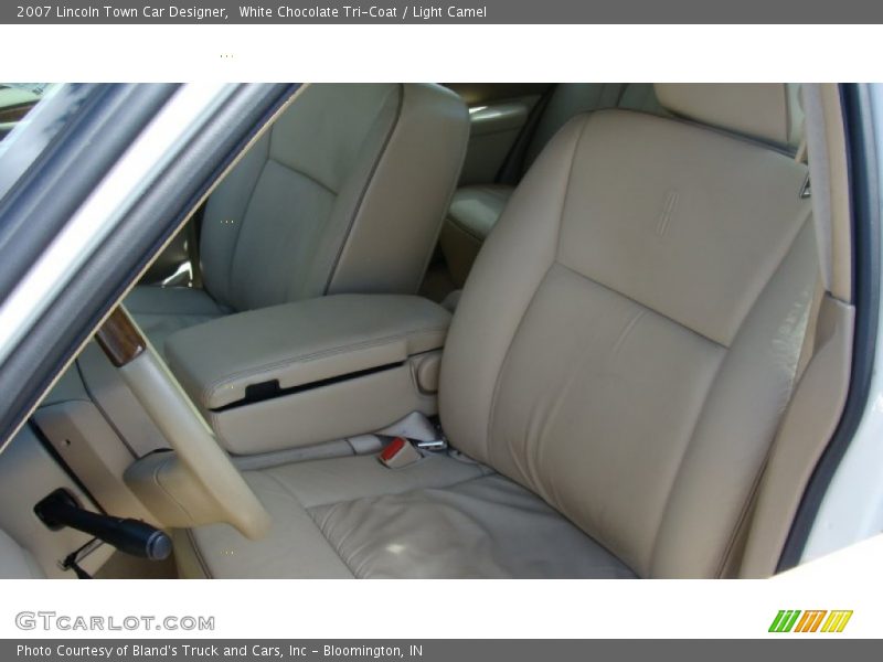 White Chocolate Tri-Coat / Light Camel 2007 Lincoln Town Car Designer