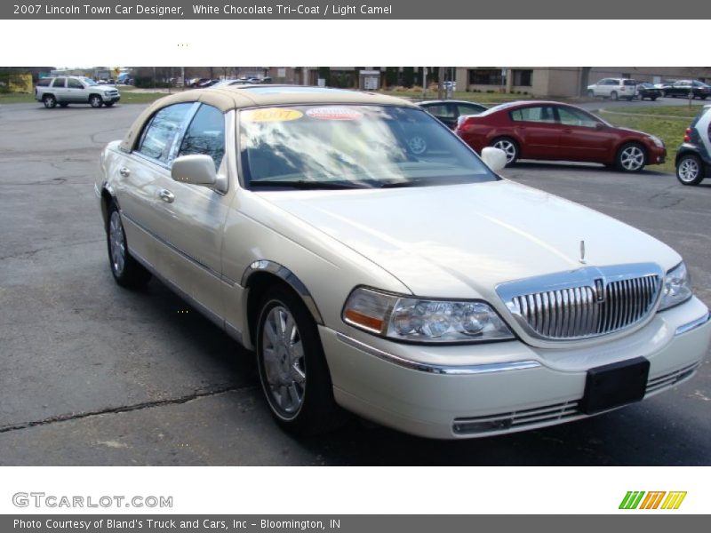 White Chocolate Tri-Coat / Light Camel 2007 Lincoln Town Car Designer