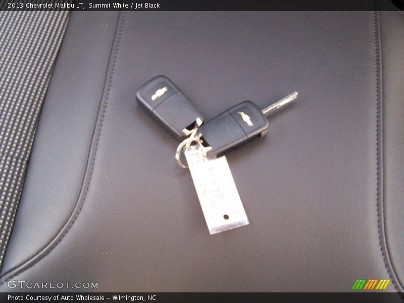 Summit White / Jet Black 2013 Chevrolet Malibu LT