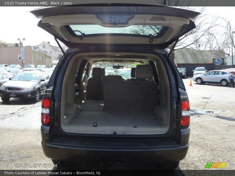Black / Ivory 2010 Toyota Venza AWD