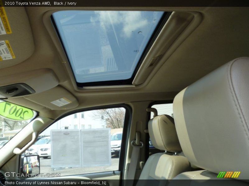 Black / Ivory 2010 Toyota Venza AWD