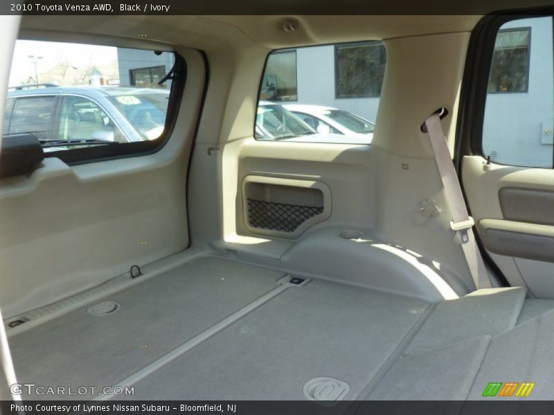 Black / Ivory 2010 Toyota Venza AWD