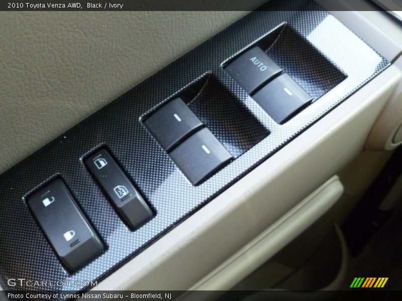 Black / Ivory 2010 Toyota Venza AWD