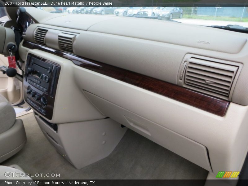 Dune Pearl Metallic / Pebble Beige 2007 Ford Freestar SEL