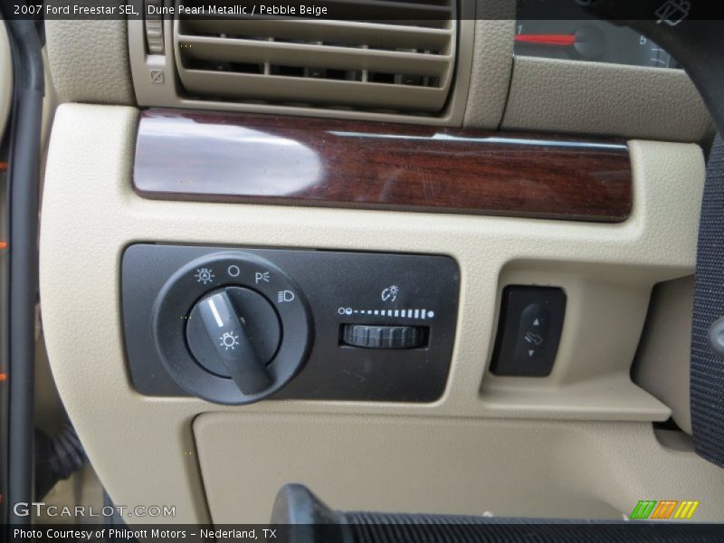 Dune Pearl Metallic / Pebble Beige 2007 Ford Freestar SEL