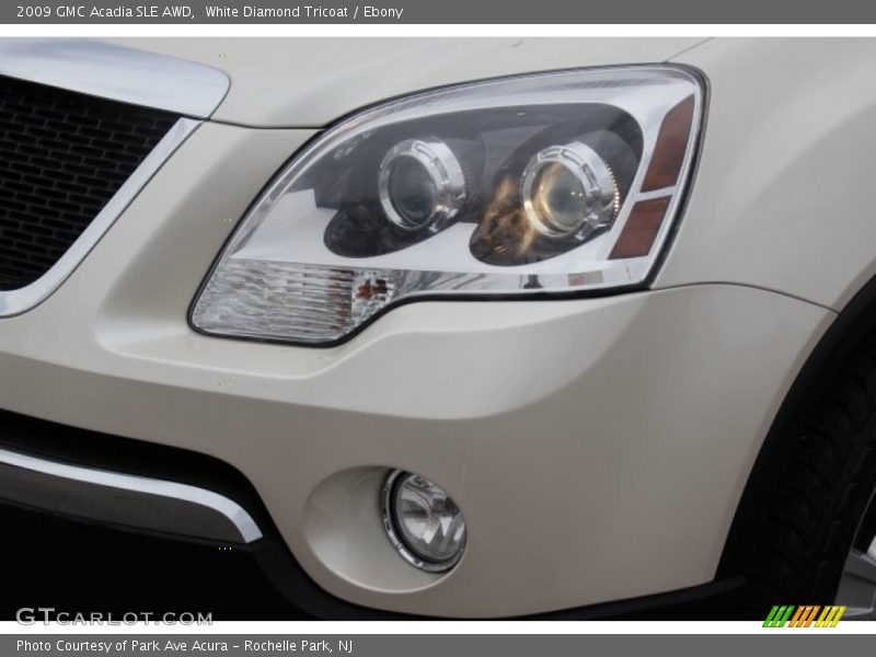 White Diamond Tricoat / Ebony 2009 GMC Acadia SLE AWD