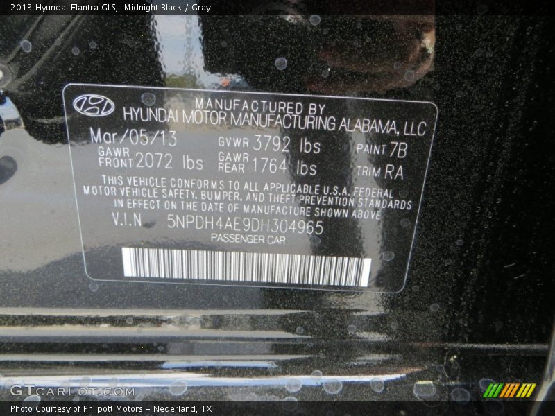 Midnight Black / Gray 2013 Hyundai Elantra GLS